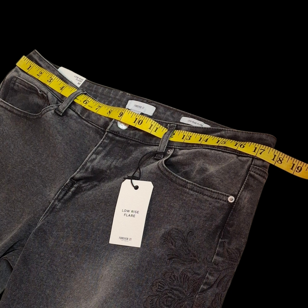 Forever 21 Denim Flare Low Rise Slim Fit Floral Embroidery Jeans Women Size 30 - Picture 13 of 16